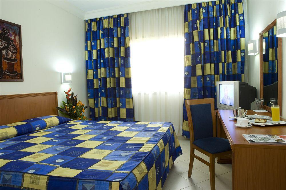 אואגדוגו Azalai Hotel Independance מראה חיצוני תמונה