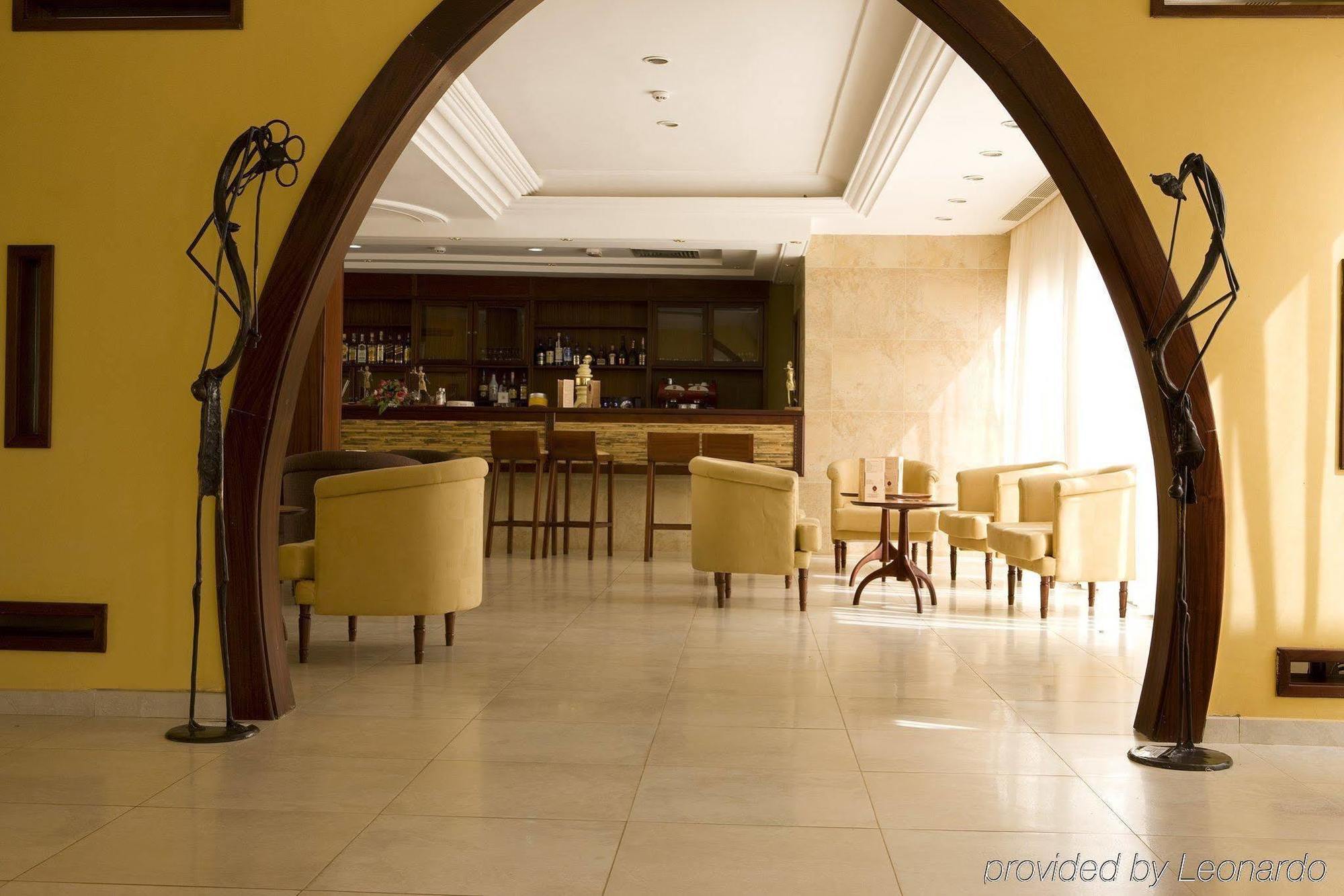 אואגדוגו Azalai Hotel Independance מראה חיצוני תמונה